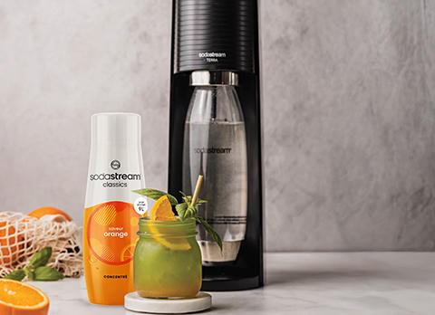 Gin smash à l'orange et au basilic